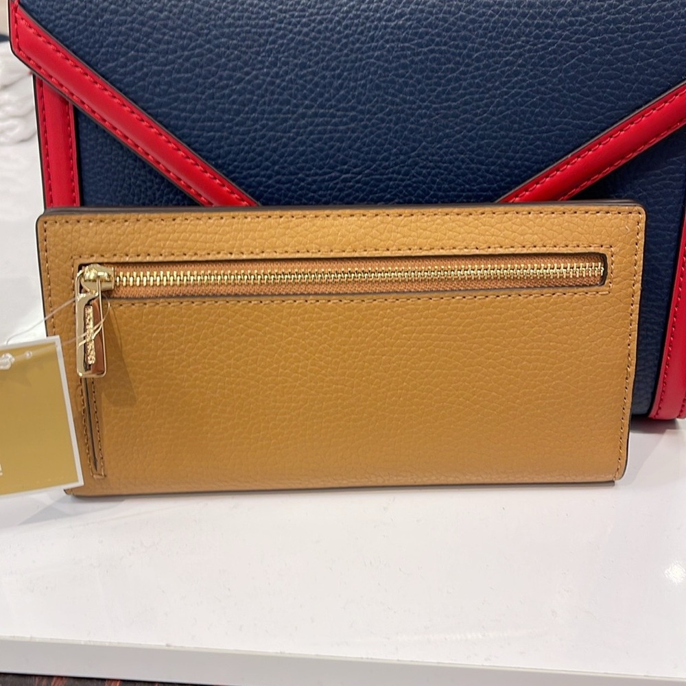 Michael Kors Reed Large Bifold Pebbled Leather Snap Wallet Card Case
Deer
NWT - Picture 3 of 16